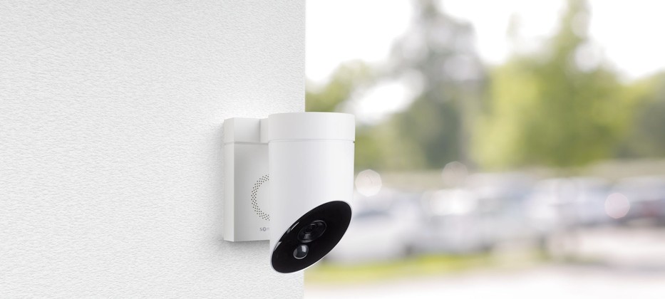 Somfy® 2401563 - Outdoor Camera - Caméra de Surveillance Extérieure Wifi -  1080p Full HD - Sirène 110 dB - Branchement Possible sur Luminaire Existant  – BOB LEMENUISIER
