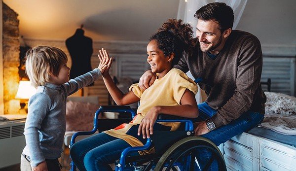 Aide personnes âgées et handicapées logement Somfy