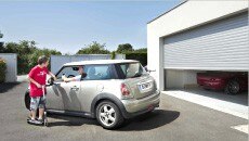 Programmez la fermeture automatique de votre porte de garage