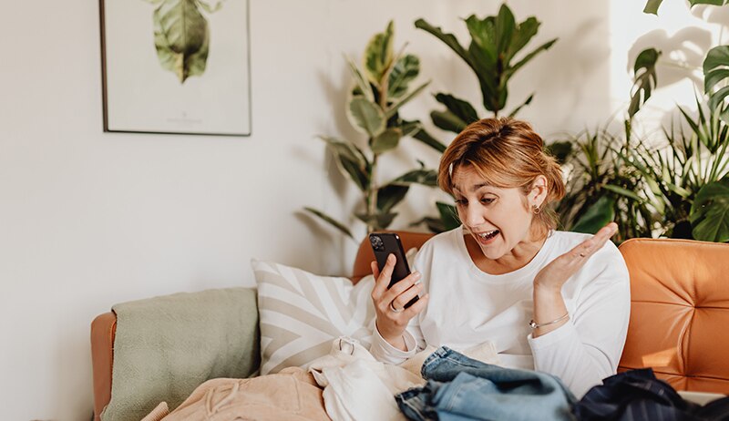 Commander le logement connecté à la voix avec les assistants